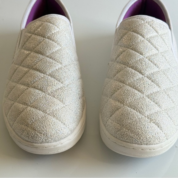 Hot Cakes Quilted Slip-On Shoes Size 4M - Picture 4 of 8